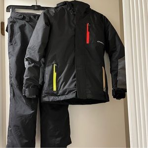 O’Neill Kids’ Ski jacket and pants set Size 8. Excellent condition!